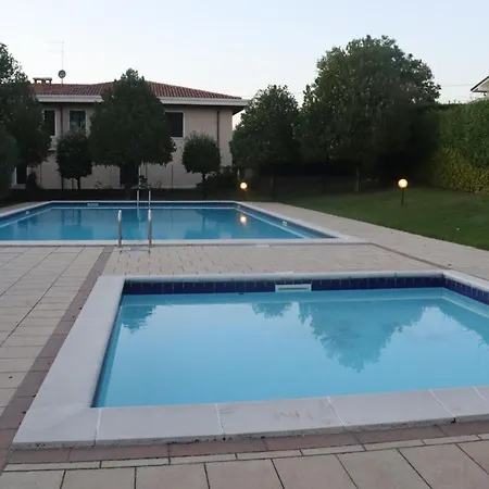 Monika 12 Beatrice Bardolino